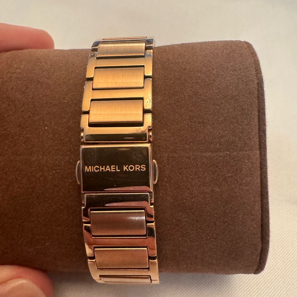 Michael Kors Woman’s Watch - Picture 4 of 4